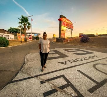 where to get a picture with a route 66 sign